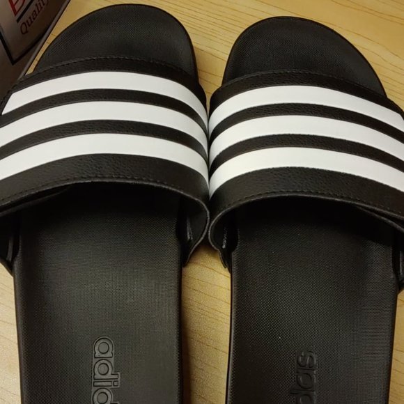 ADIDAS UNISEX Adilette Comfort Adjustable Slide Sandal--Black - Picture 5 of 8